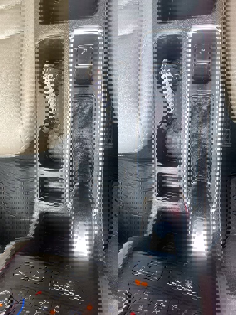 Used 2019 Ford Escape SEL image 22