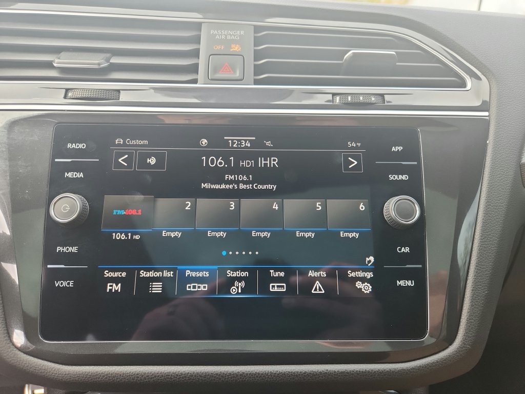 Certified 2024 Volkswagen Tiguan SE R-Line AWD/4WD image 16