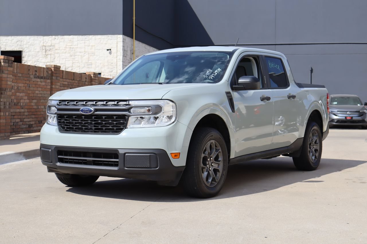 Used 2022 Ford Maverick XLT FWD image 2