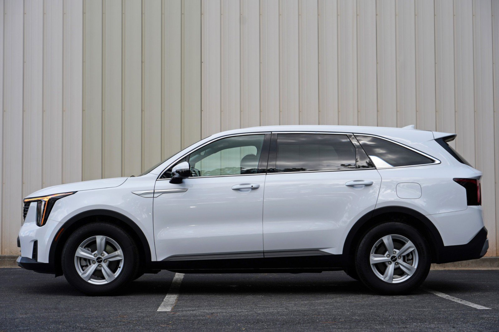 Used 2024 Kia Sorento LX FWD image 8