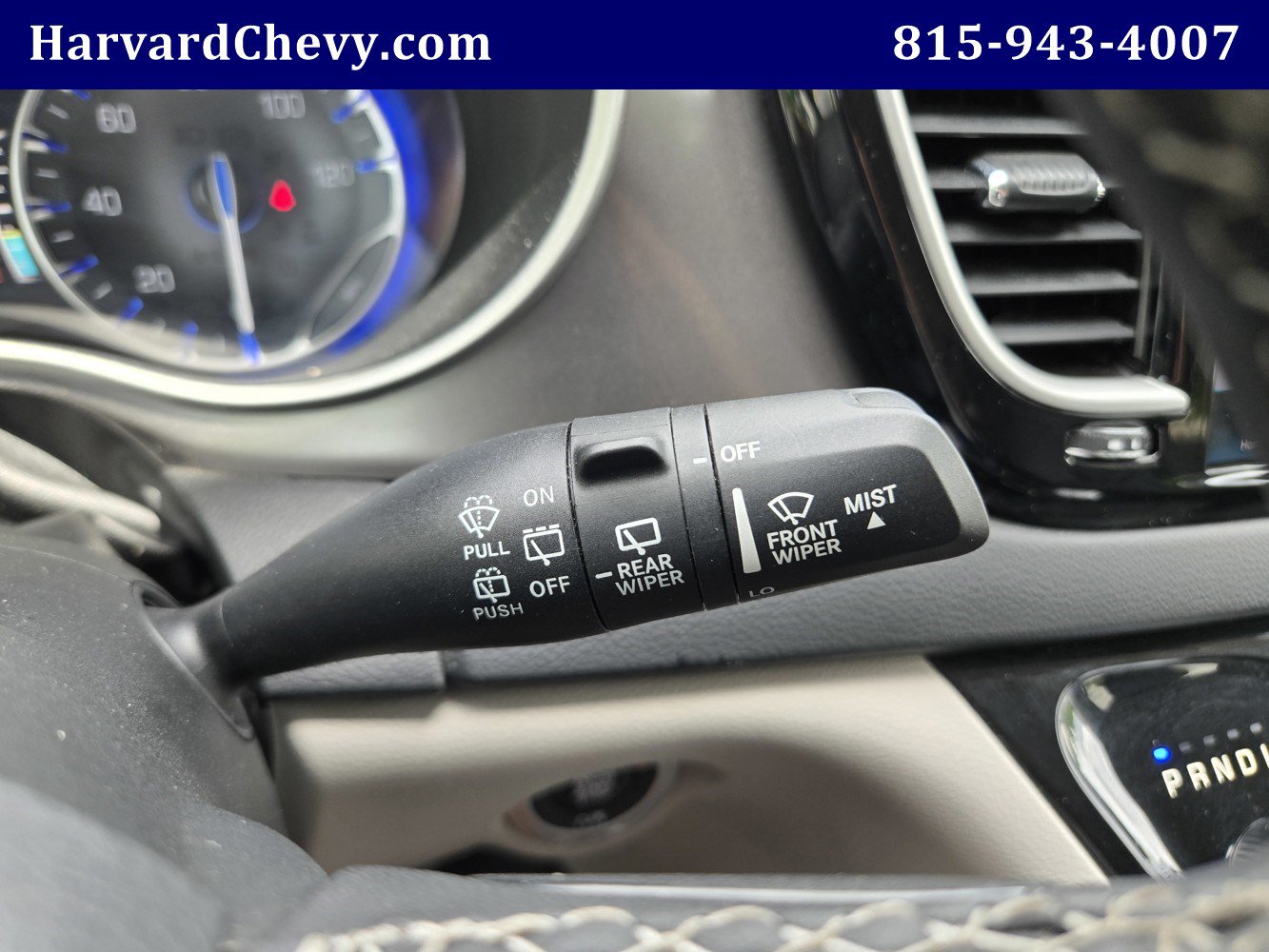 Used 2023 Chrysler Pacifica Touring-L FWD image 18
