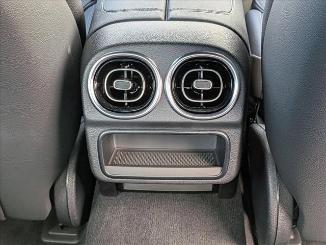 Used 2024 Mercedes-Benz C 300 4MATIC Sedan image 17