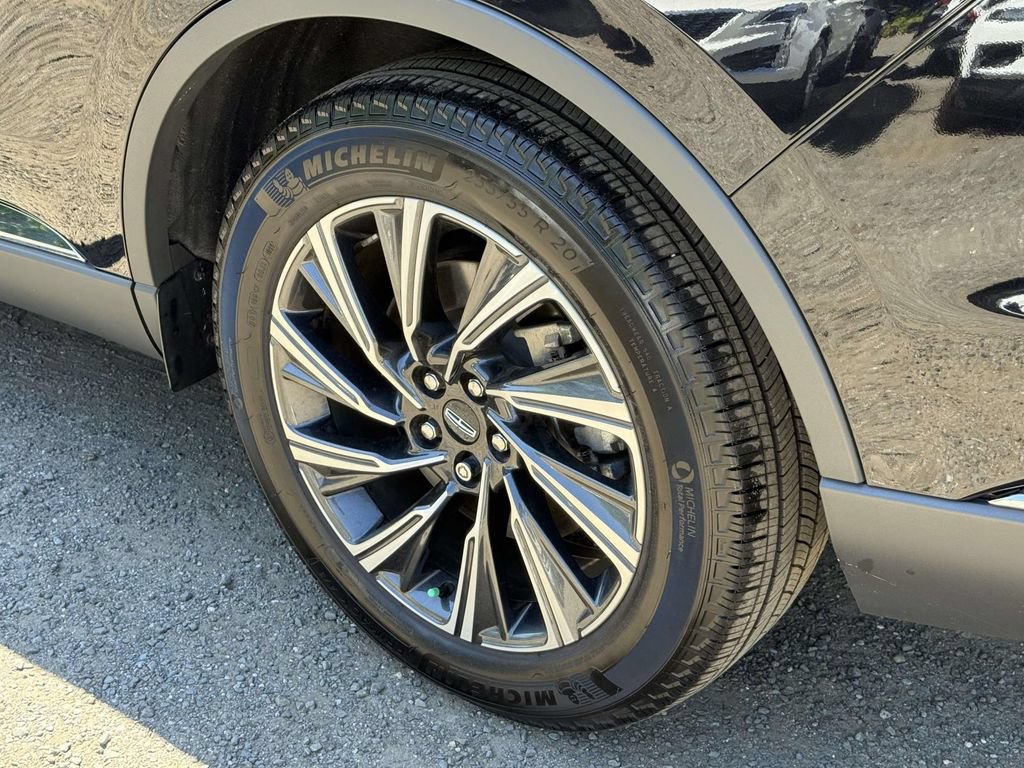 Used 2025 Lincoln Aviator AWD image 12