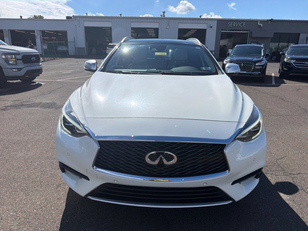 Used 2017 INFINITI QX30 Premium w/ Technology Package FWD image 10