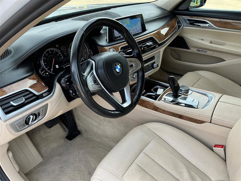 Used 2017 BMW 740i xDrive image 26