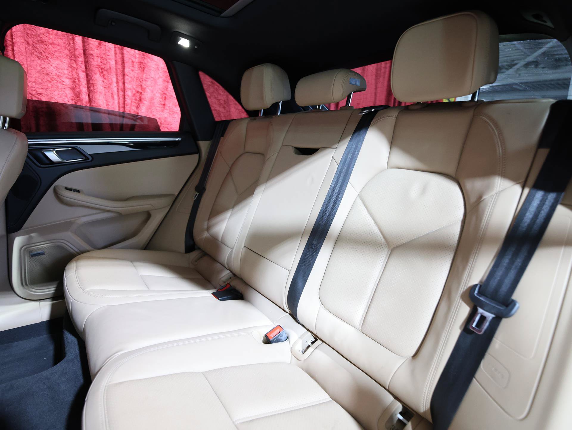 Used 2019 Porsche Macan AWD/4WD image 14