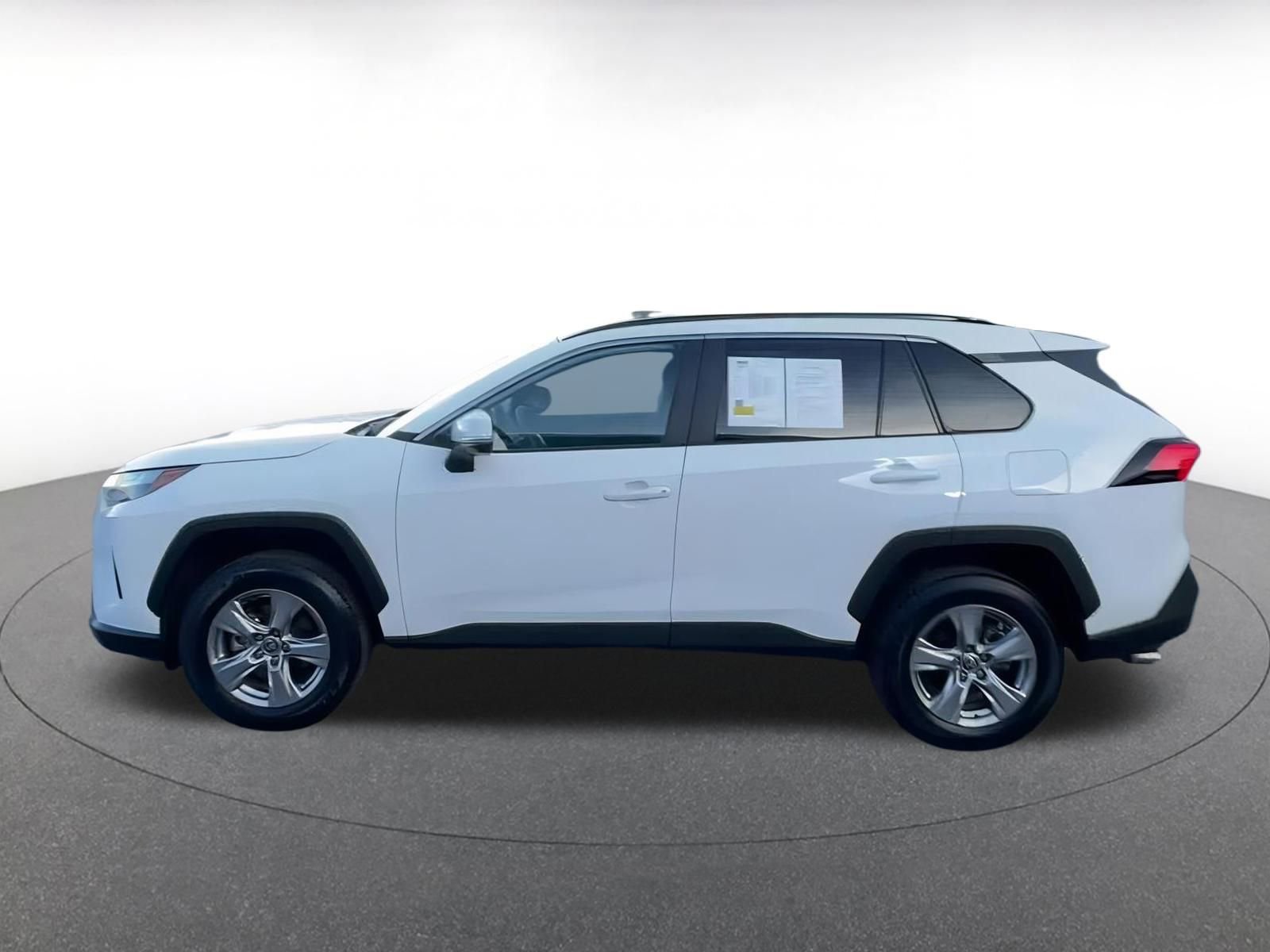 Used 2025 Toyota RAV4 XLE image 9