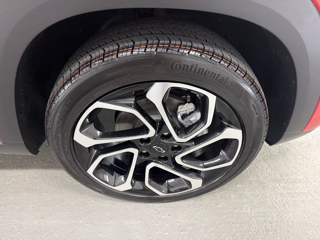 New 2026 Chevrolet Trax RS w/ Driver Confidence Package FWD image 4