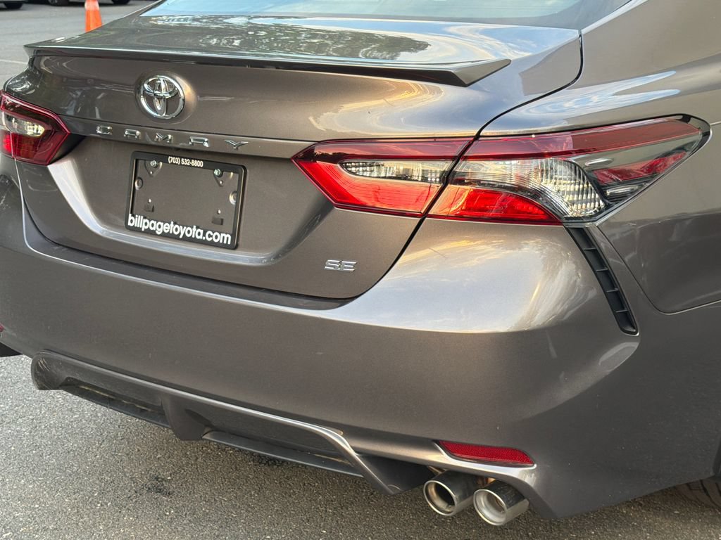 Used 2024 Toyota Camry SE FWD image 5