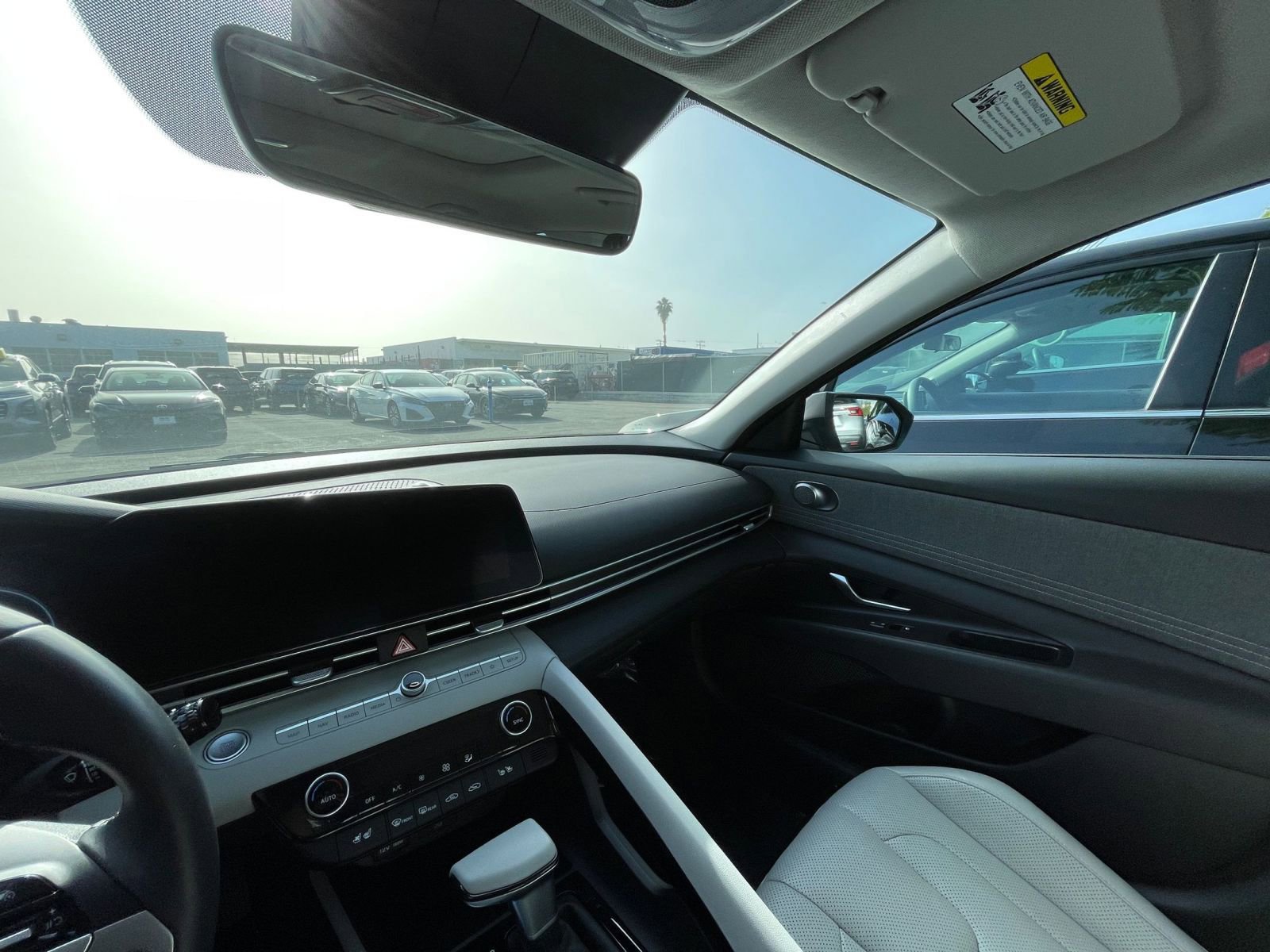 Used 2025 Hyundai Elantra Limited image 35