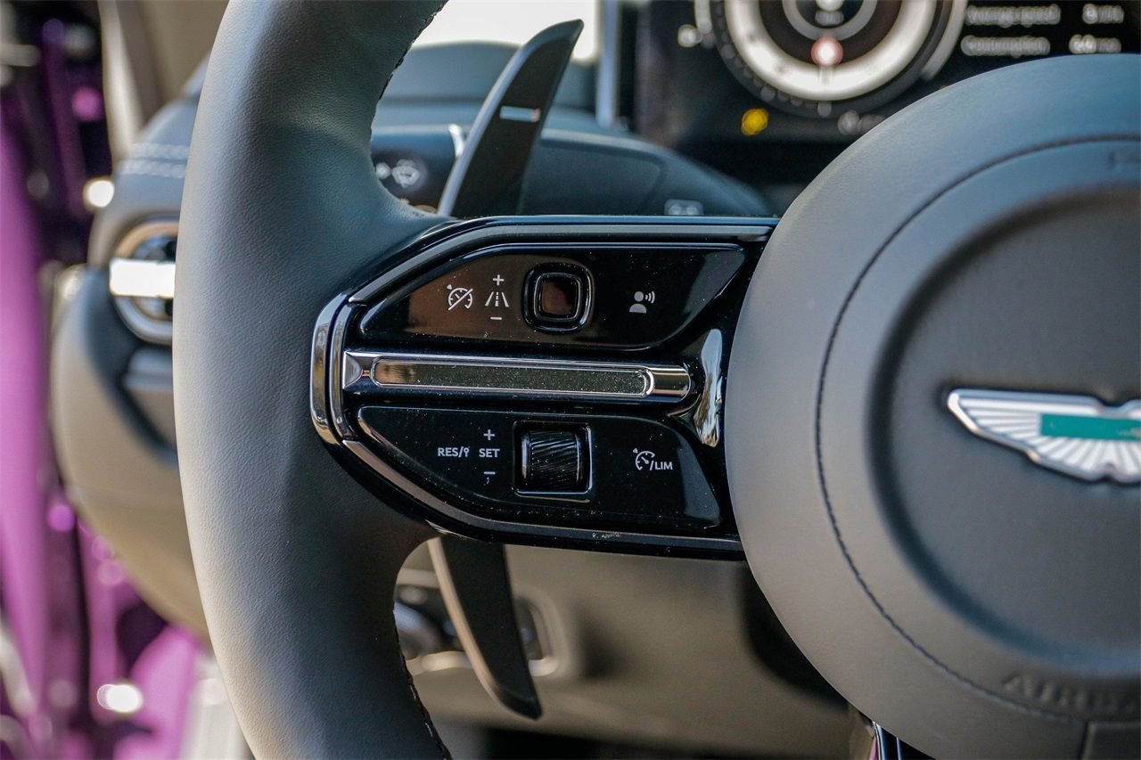 Used 2024 Aston Martin DB12 Coupe image 21