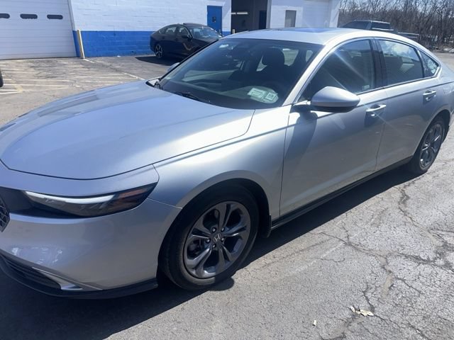 Used 2024 Honda Accord EX image 4