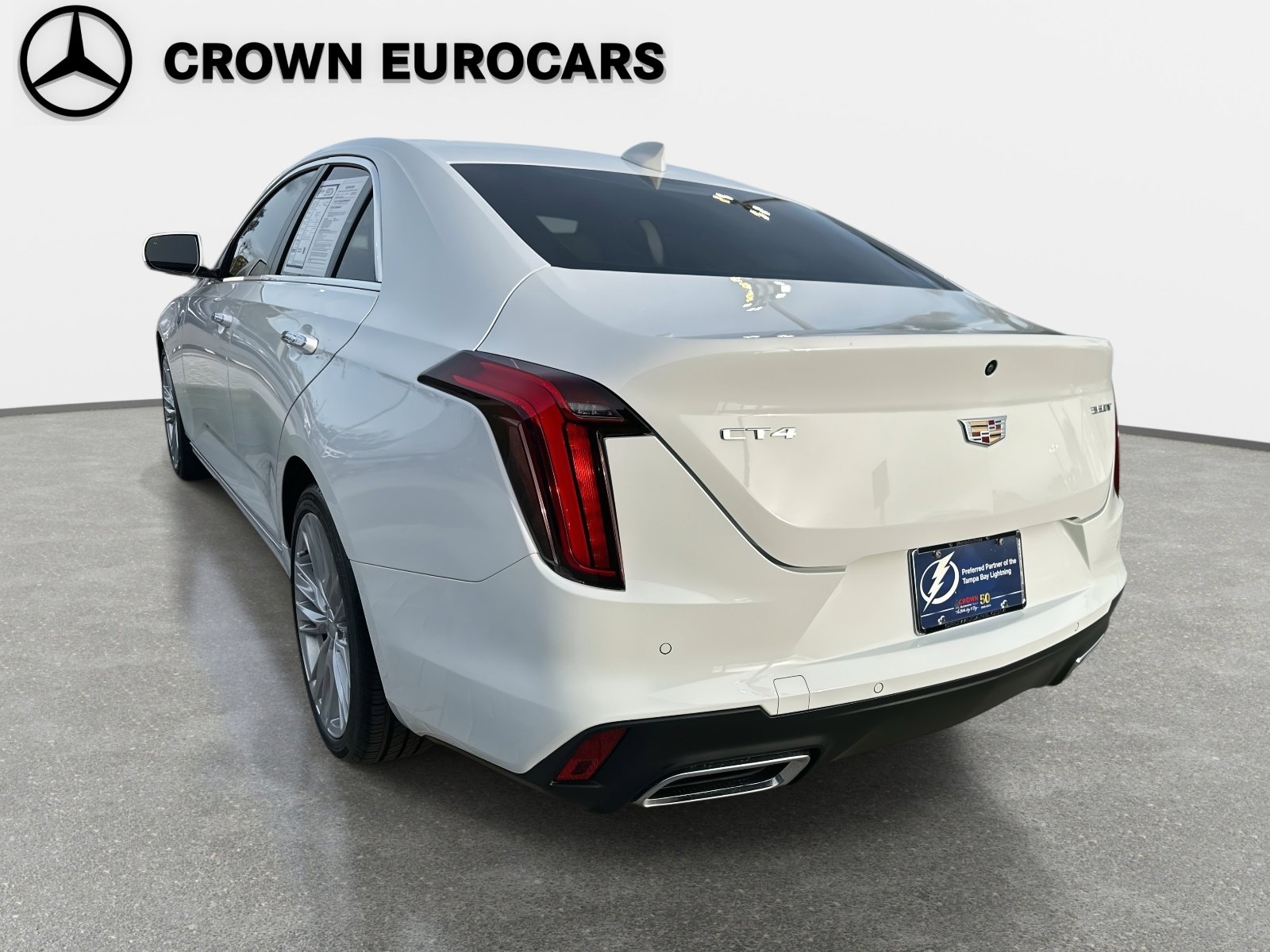 Used 2025 Cadillac CT4 Premium Luxury image 9