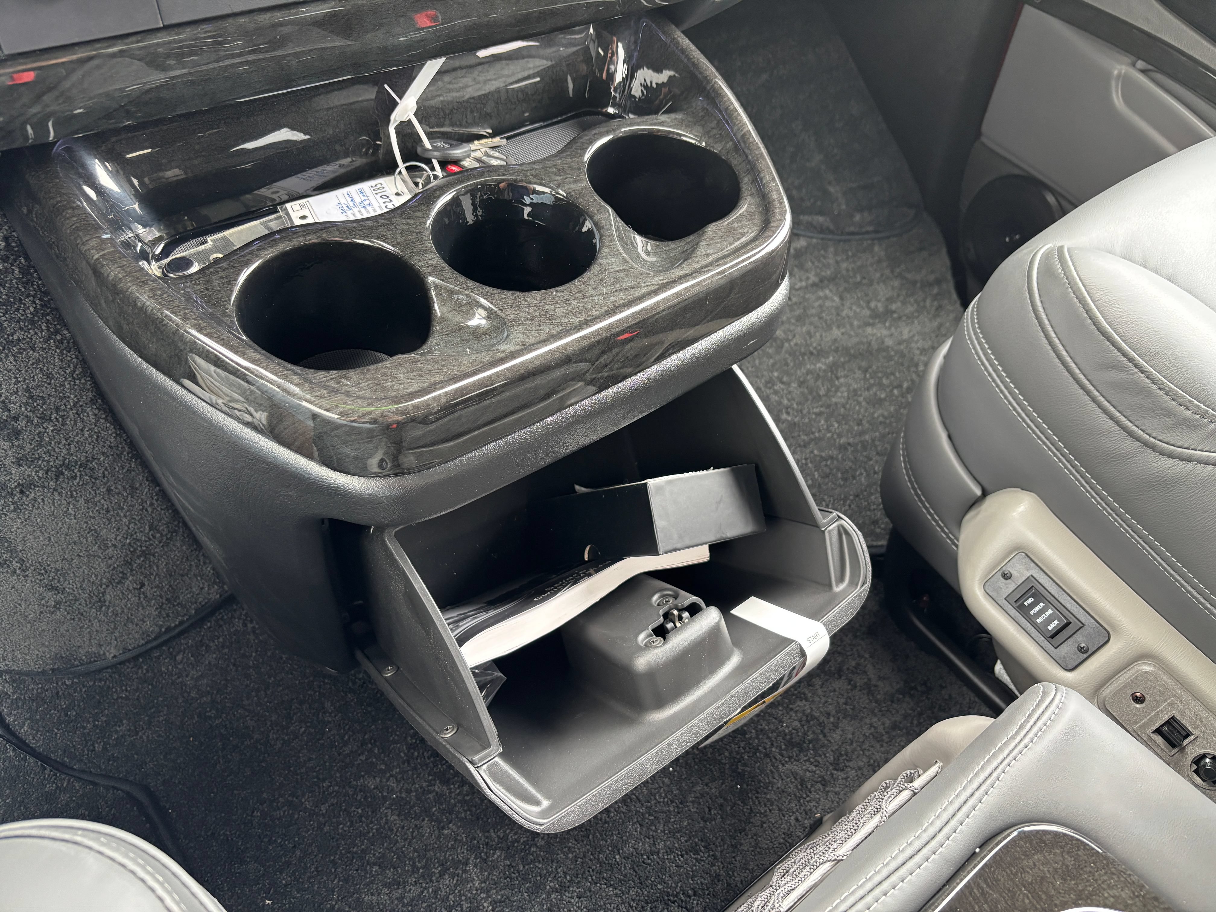 New 2026 GMC Savana 2500 w/ Driver Convenience Package RWD image 34