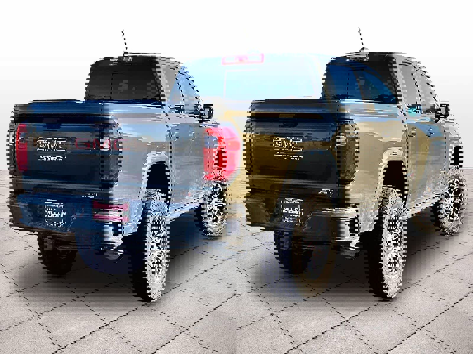 Used 2023 GMC Canyon AT4 w/ Technology Package image 14