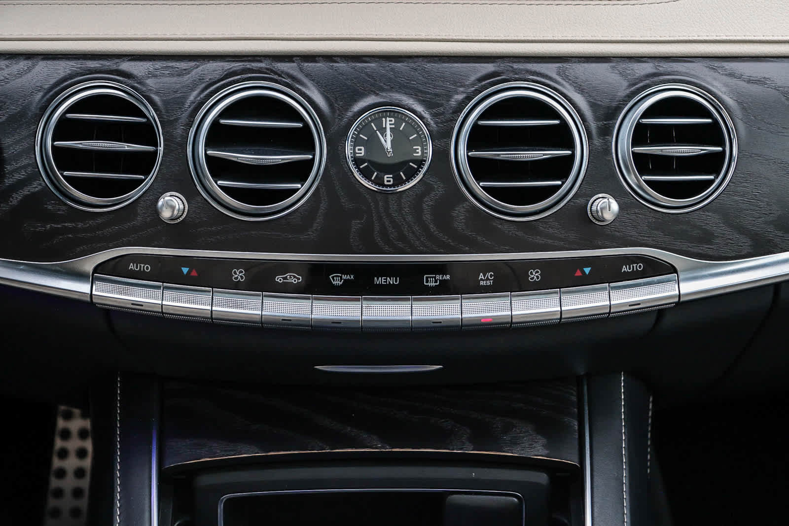 Used 2018 Mercedes-Benz S 560 Sedan image 17