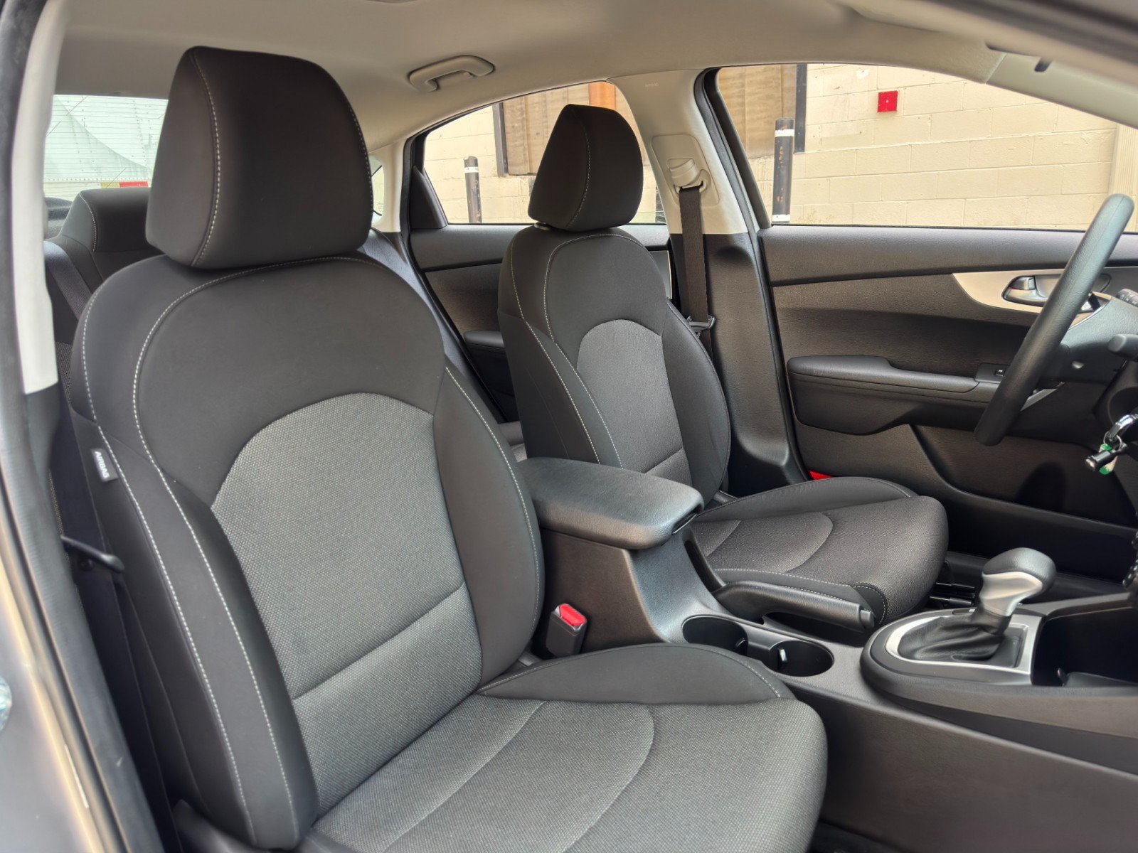 Used 2023 Kia Forte LXS w/ LXS Technology Package FWD image 29