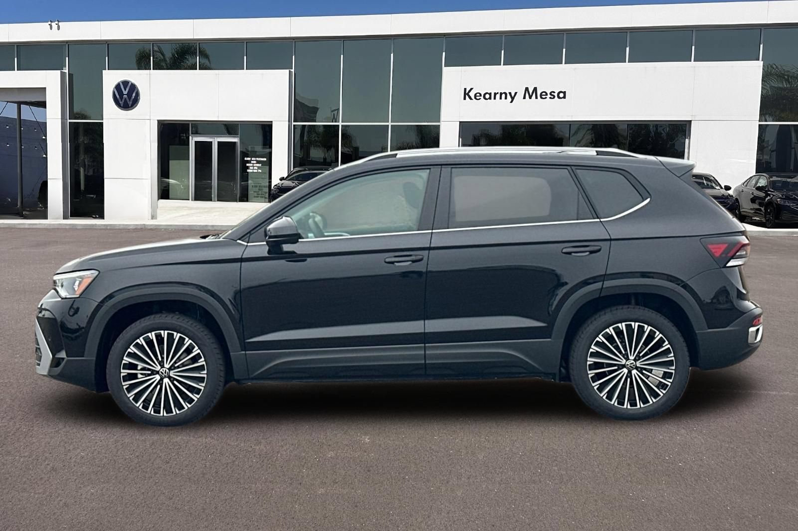 New 2026 Volkswagen Taos SE FWD image 7