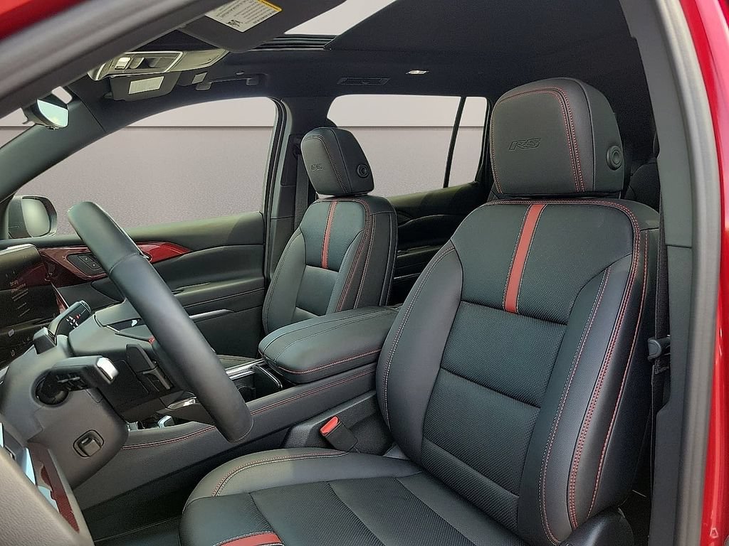 Used 2026 Chevrolet Traverse RS FWD image 11