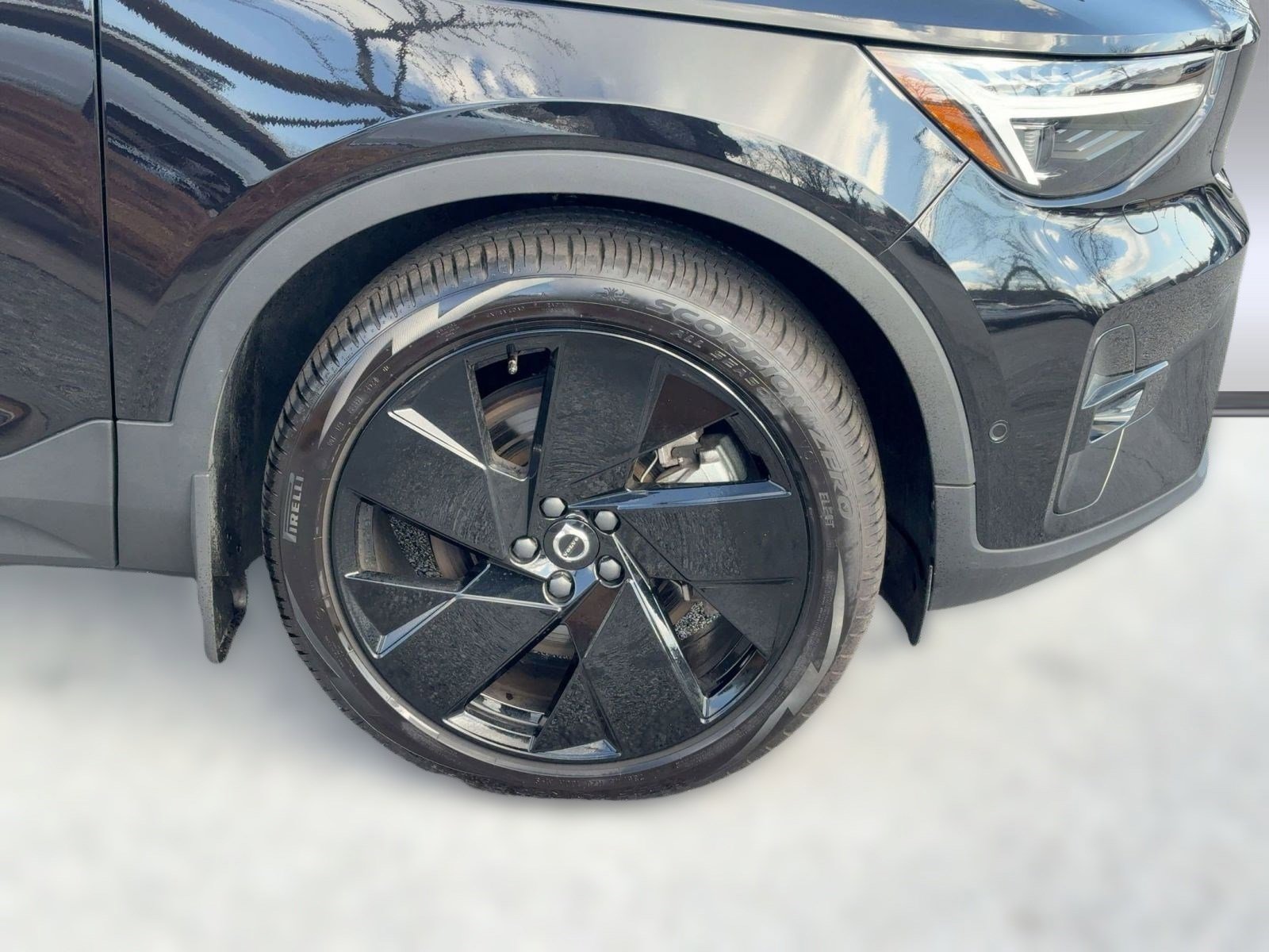 Certified 2025 Volvo EC40 Ultra image 12