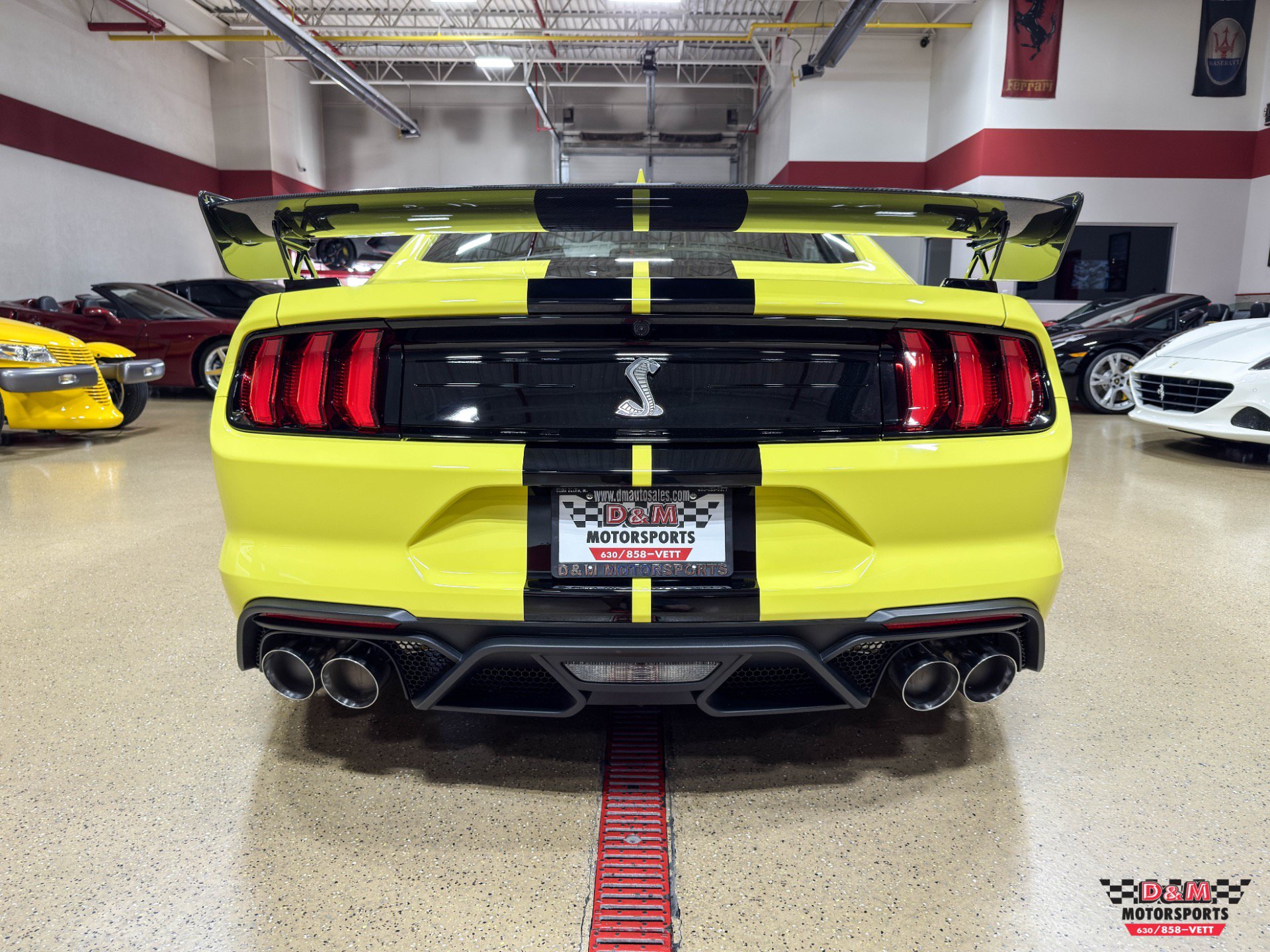Used 2021 Ford Mustang Shelby GT500 w/ Carbon Fiber Track Pack RWD image 4