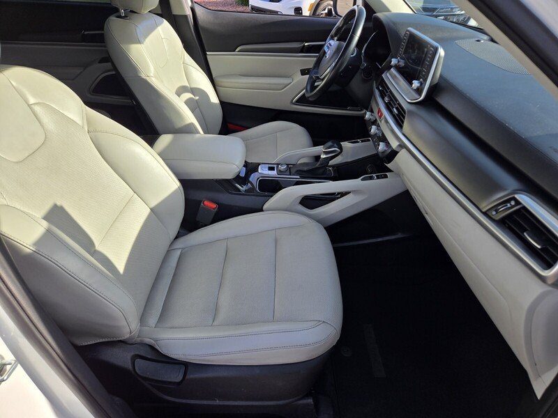 Used 2020 Kia Telluride S FWD image 17