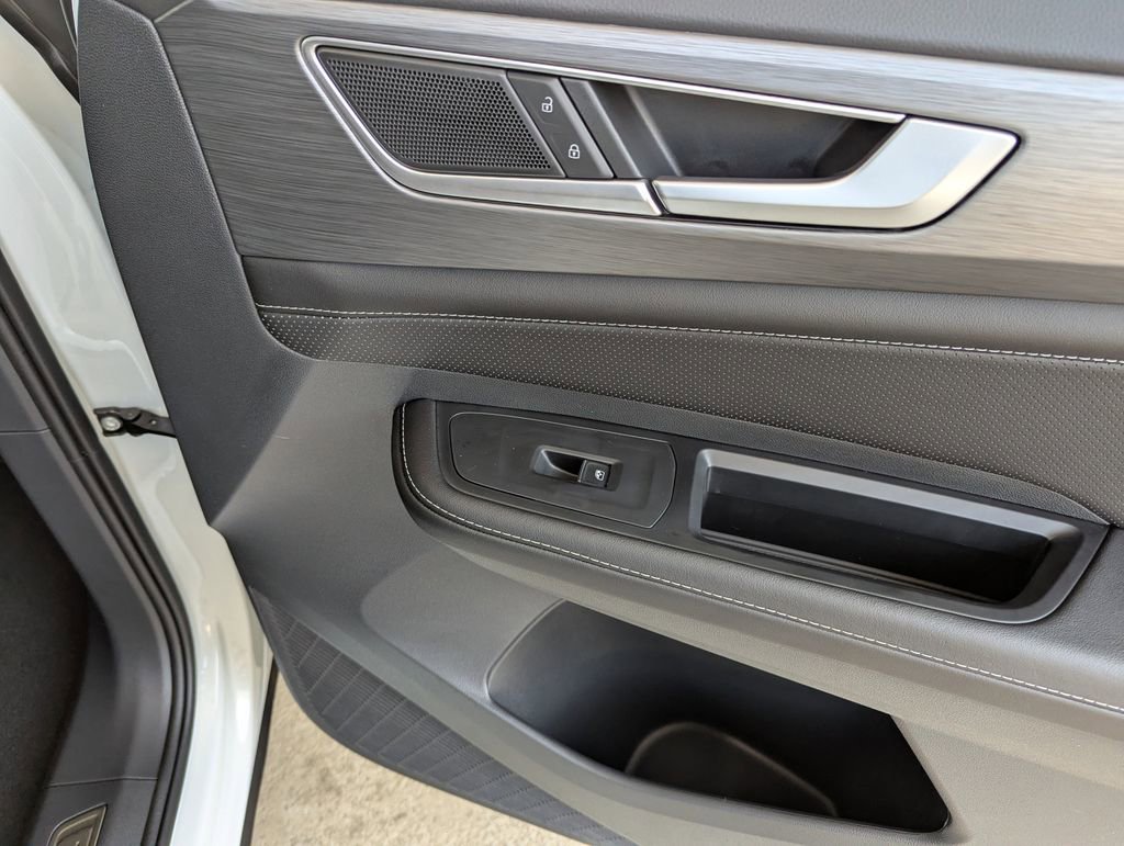 New 2026 Volkswagen Atlas Cross Sport SE image 36