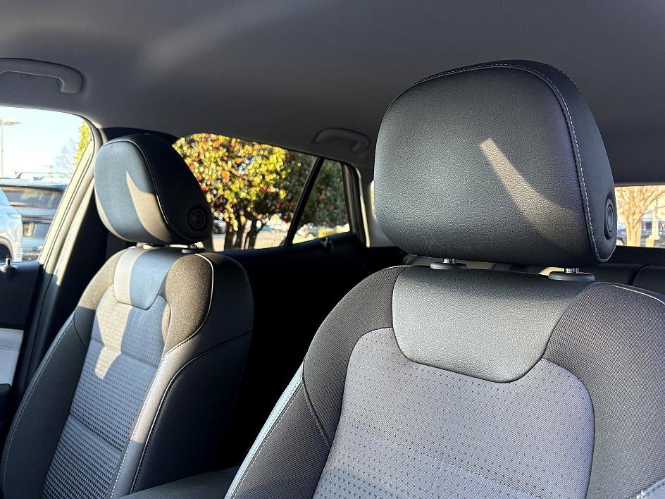 Used 2025 Chevrolet Trax LT w/ Driver Confidence Package image 18