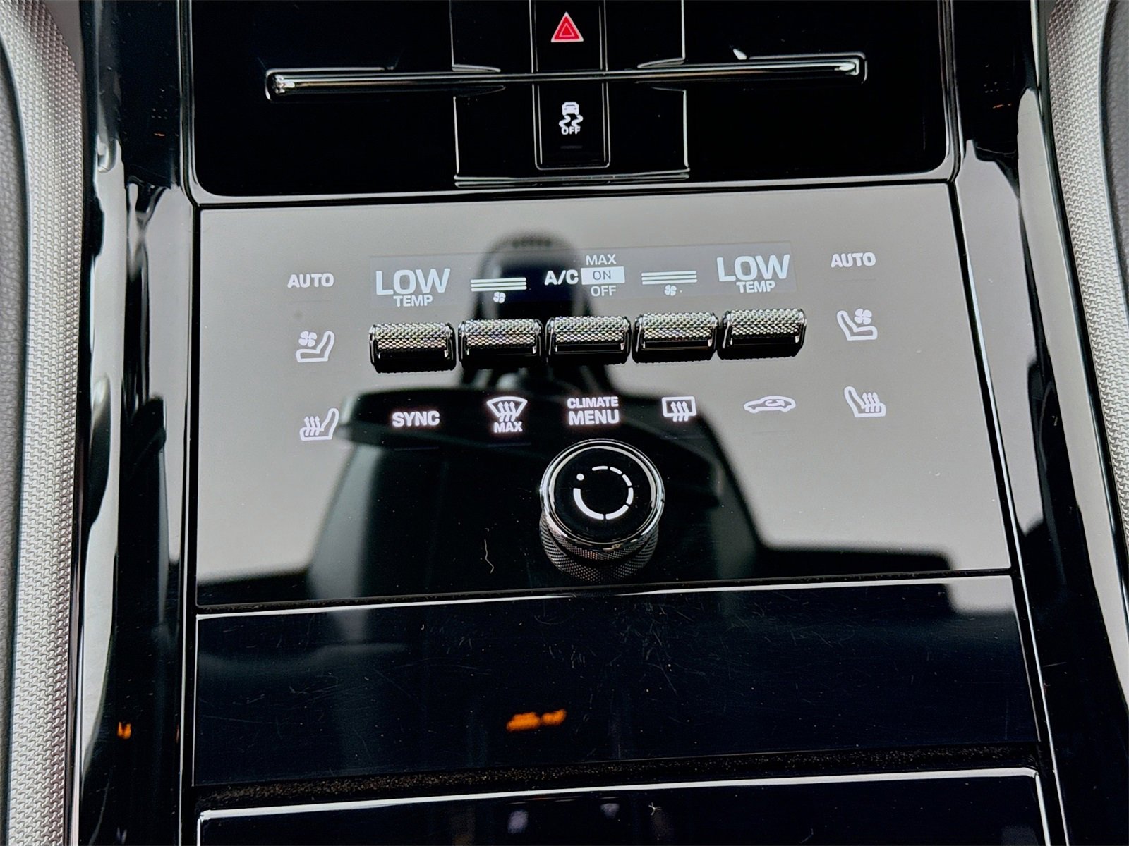 Certified 2025 Porsche Panamera image 13
