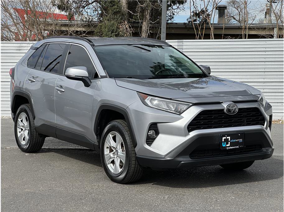 Used 2020 Toyota RAV4 XLE image 8