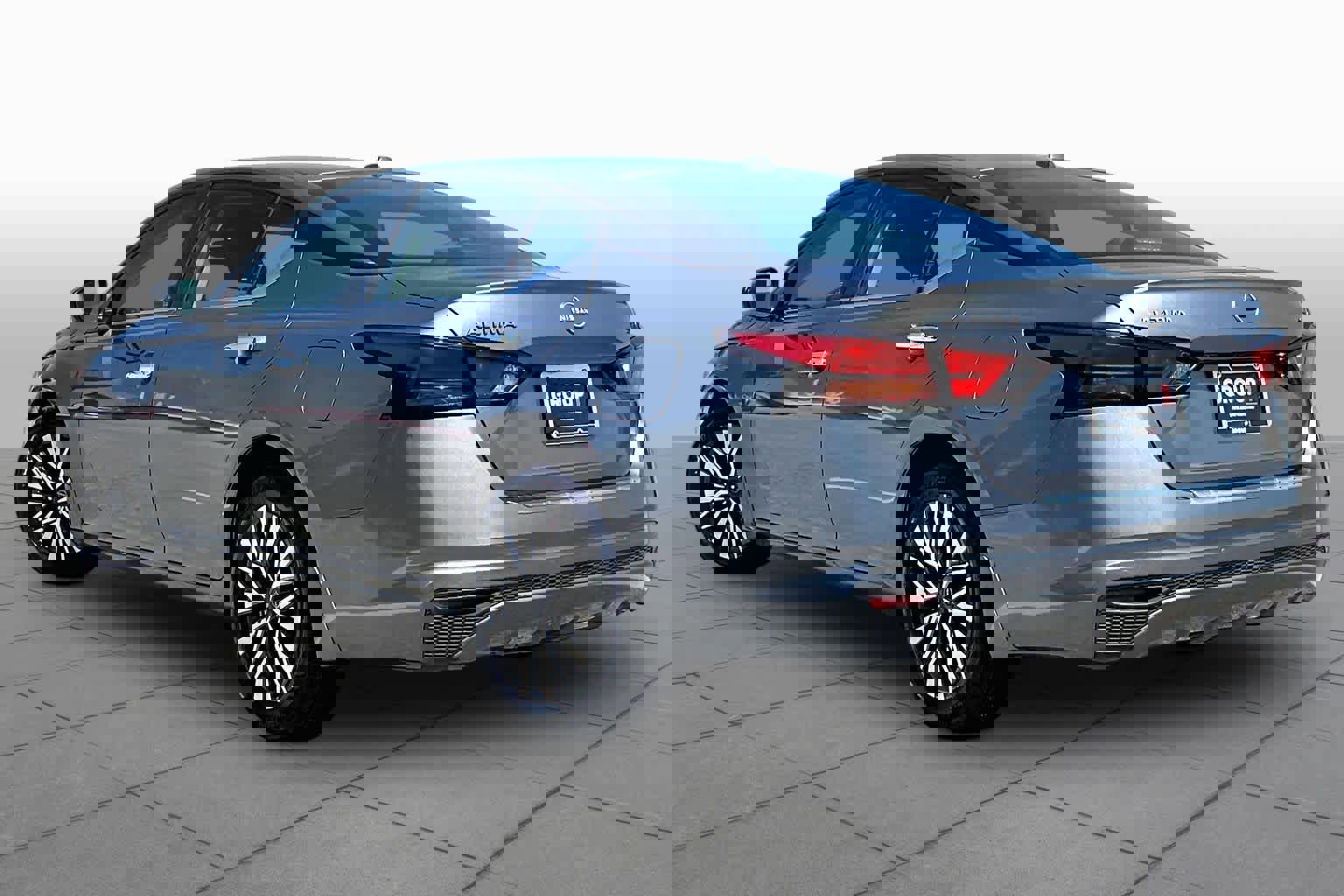 Used 2023 Nissan Altima 2.5 SV image 12