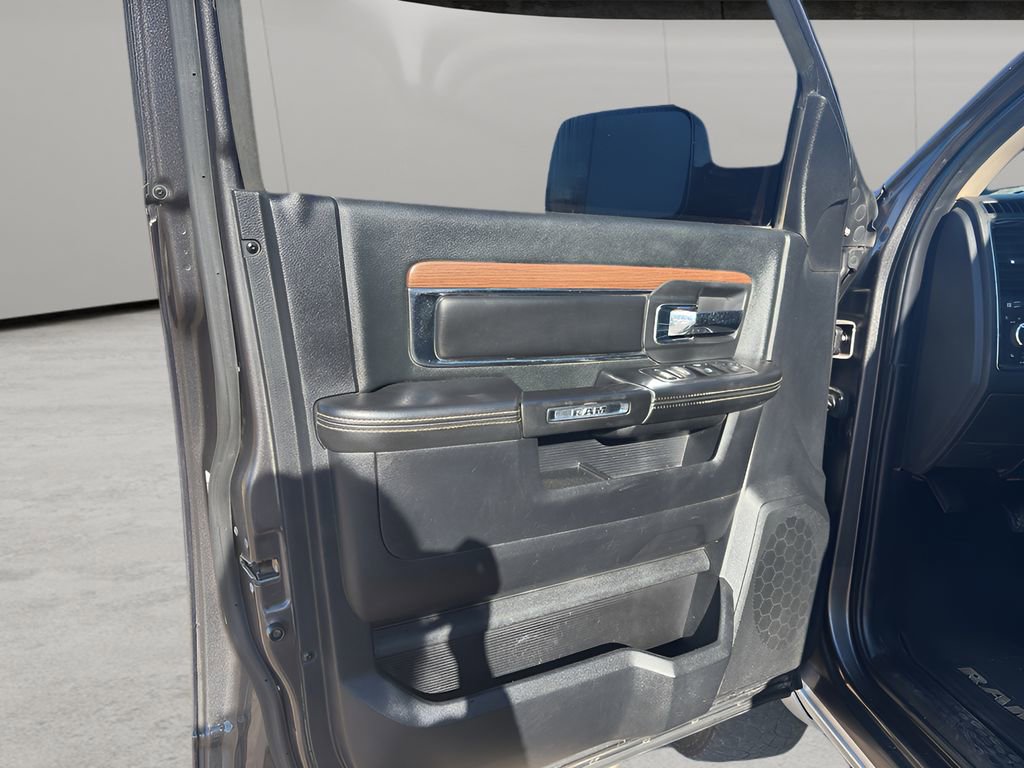 Used 2014 RAM 3500 Laramie image 17