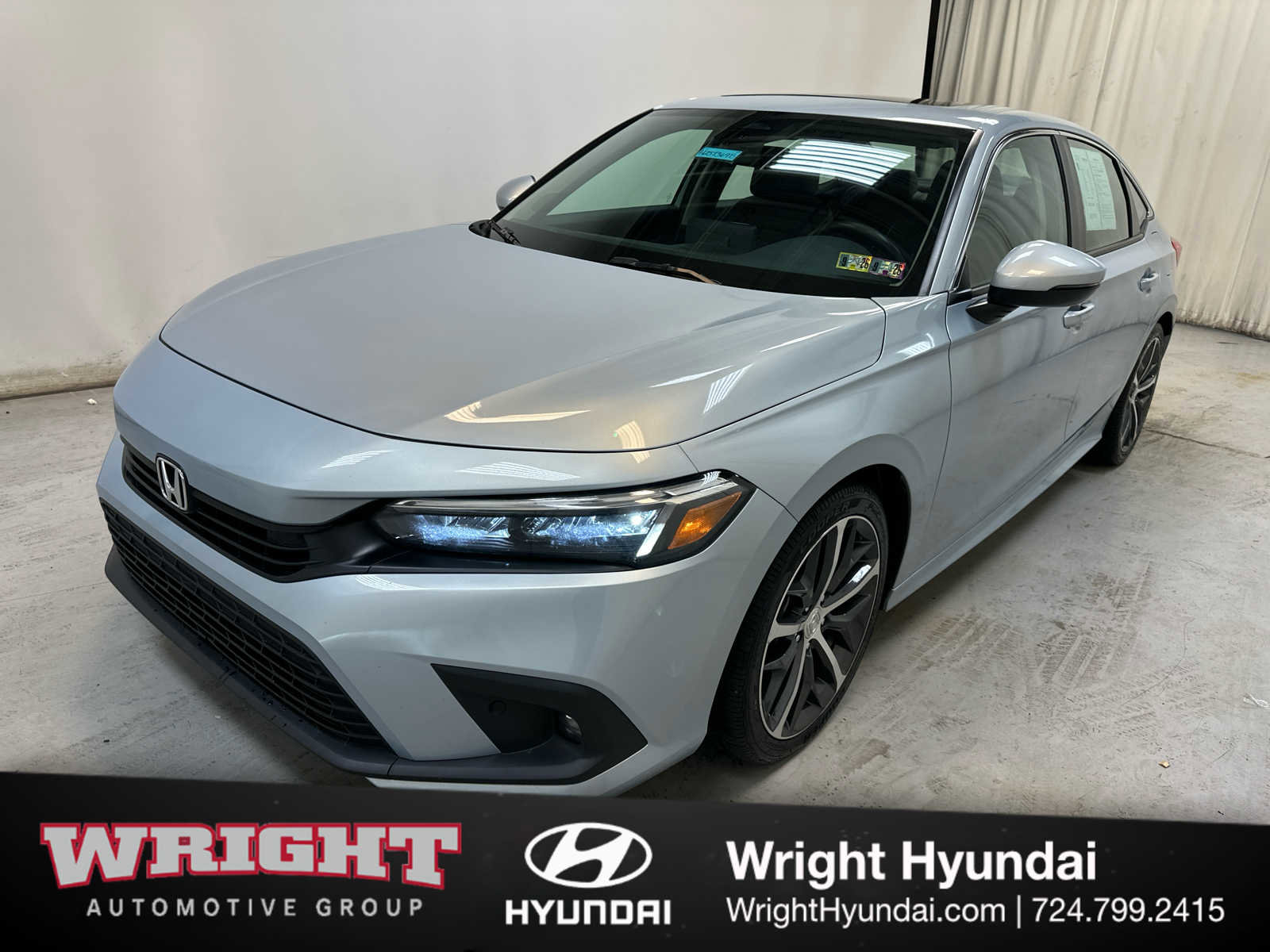 Used 2023 Honda Civic Touring image 3