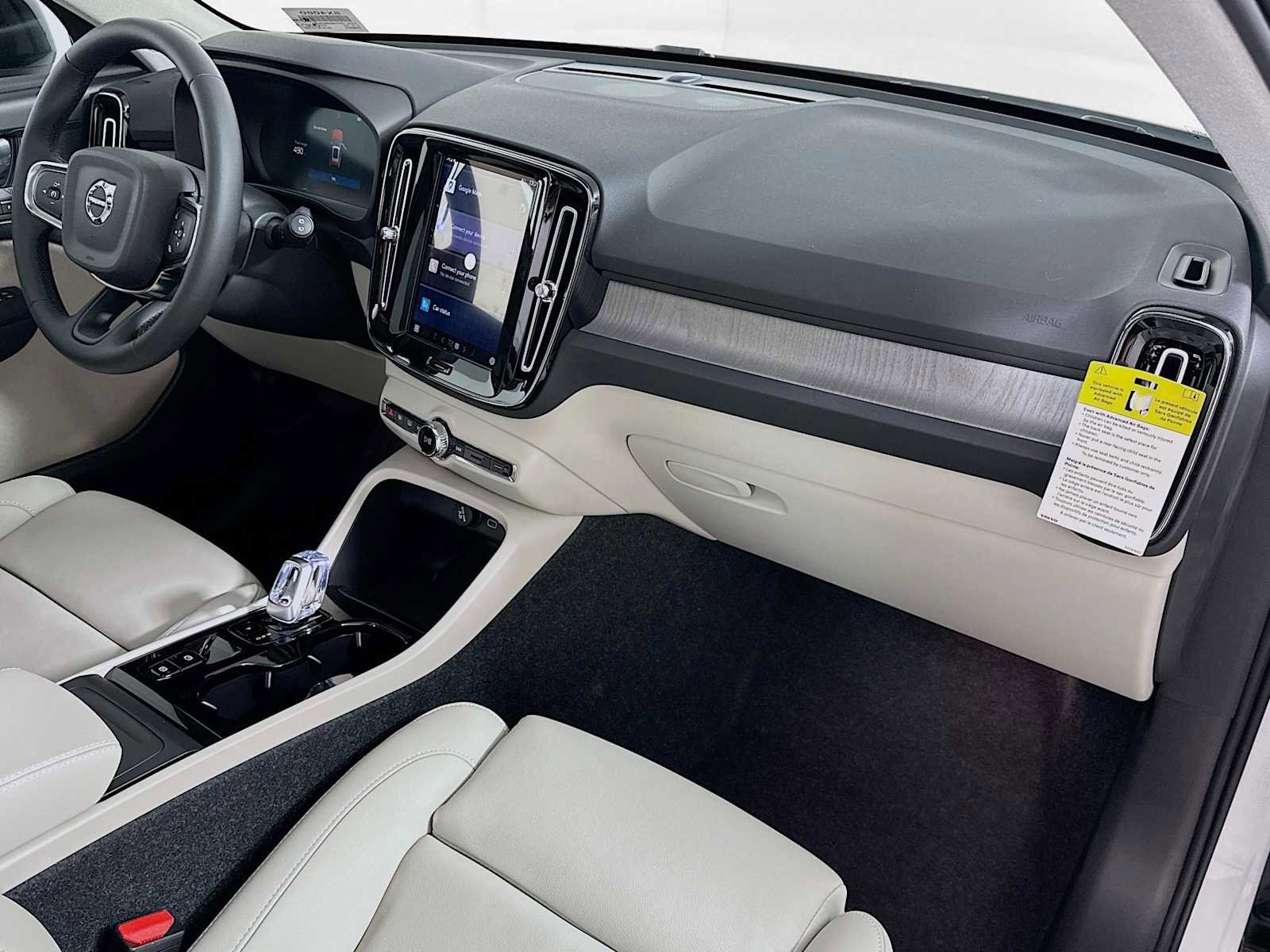 Used 2025 Volvo XC40 B5 Plus w/ Climate Package image 28