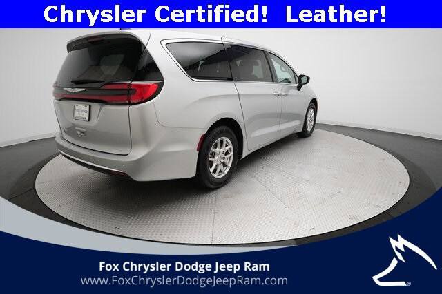 Certified 2024 Chrysler Pacifica Touring-L image 36