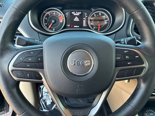 Used 2019 Jeep Cherokee Latitude w/ Popular Appearance Group AWD/4WD image 19