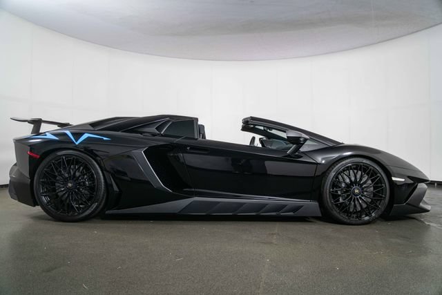 Used 2017 Lamborghini Aventador LP 750-4 Superveloce AWD/4WD image 9