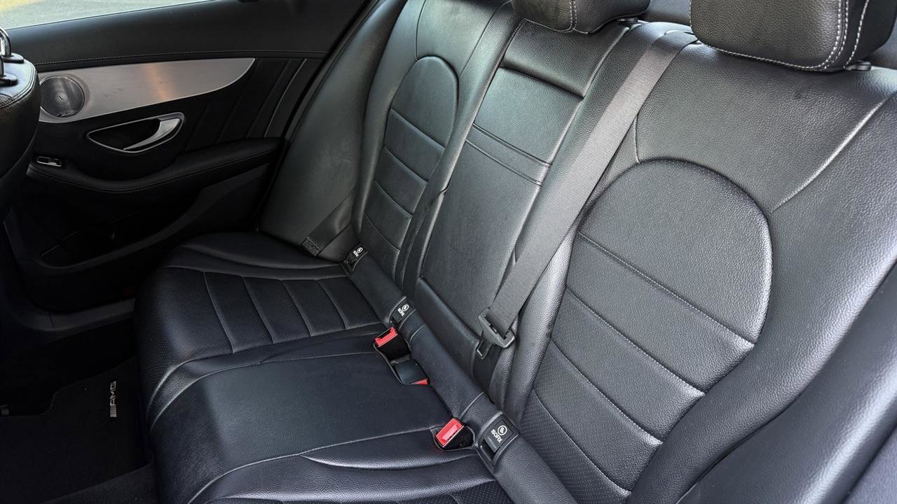 Used 2015 Mercedes-Benz C 300 4MATIC Sedan image 36