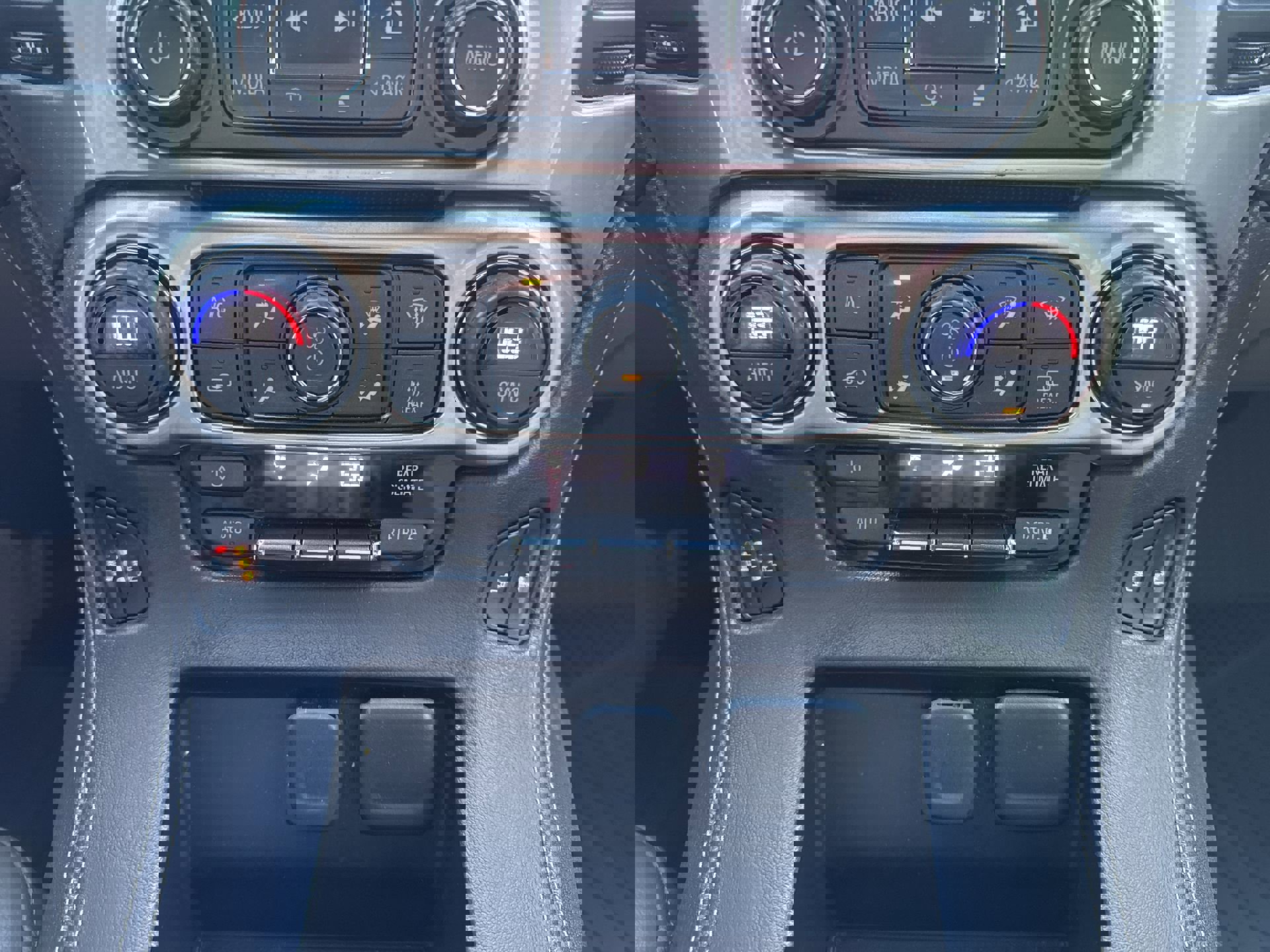 Used 2018 Chevrolet Tahoe LT w/ Luxury Package image 18