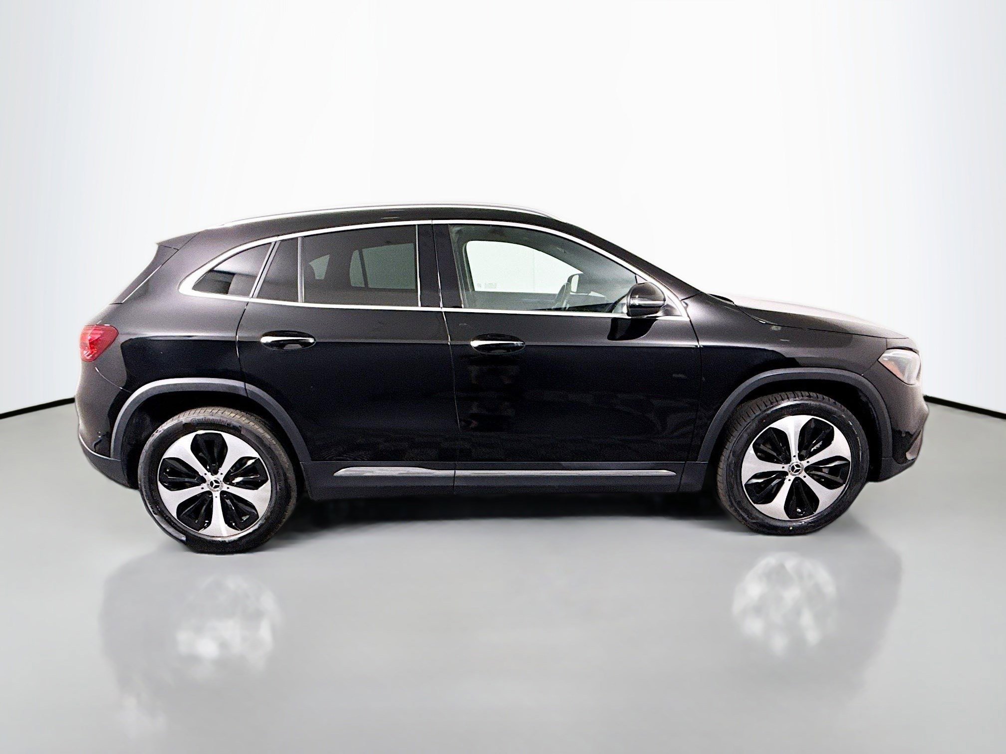 Used 2025 Mercedes-Benz GLA 250 image 11