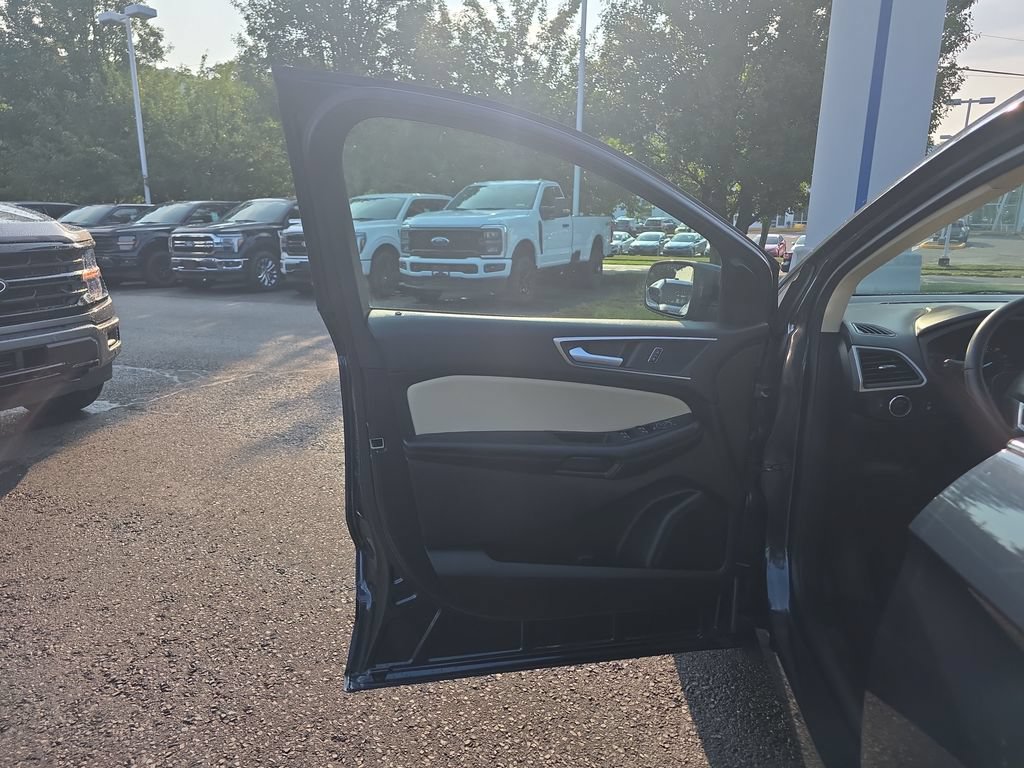 Used 2023 Ford Edge SEL w/ Convenience Package AWD/4WD image 19