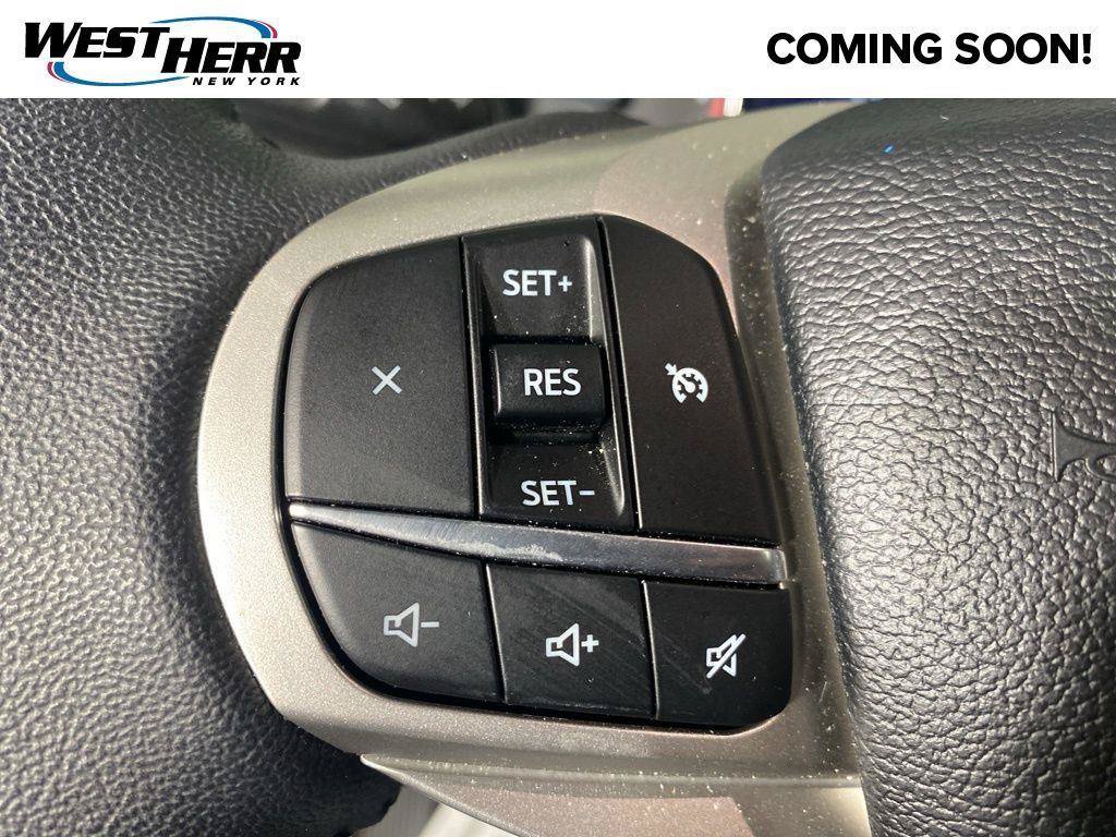 Used 2024 Ford Explorer XLT w/ Equipment Group 202A AWD/4WD image 13