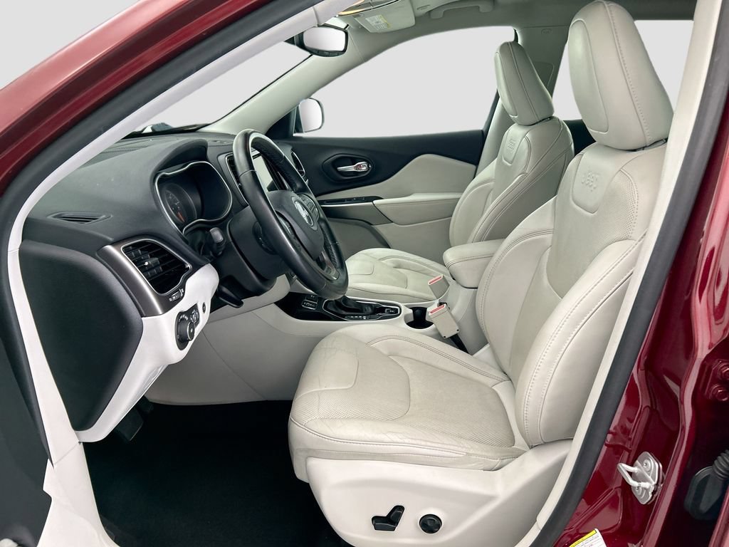 Used 2020 Jeep Cherokee Limited FWD image 17