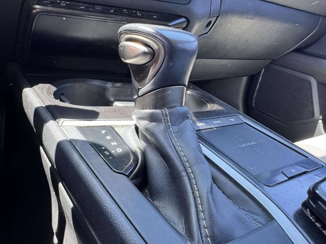 Used 2020 Lexus UX 250h w/ Premium Package AWD/4WD image 39