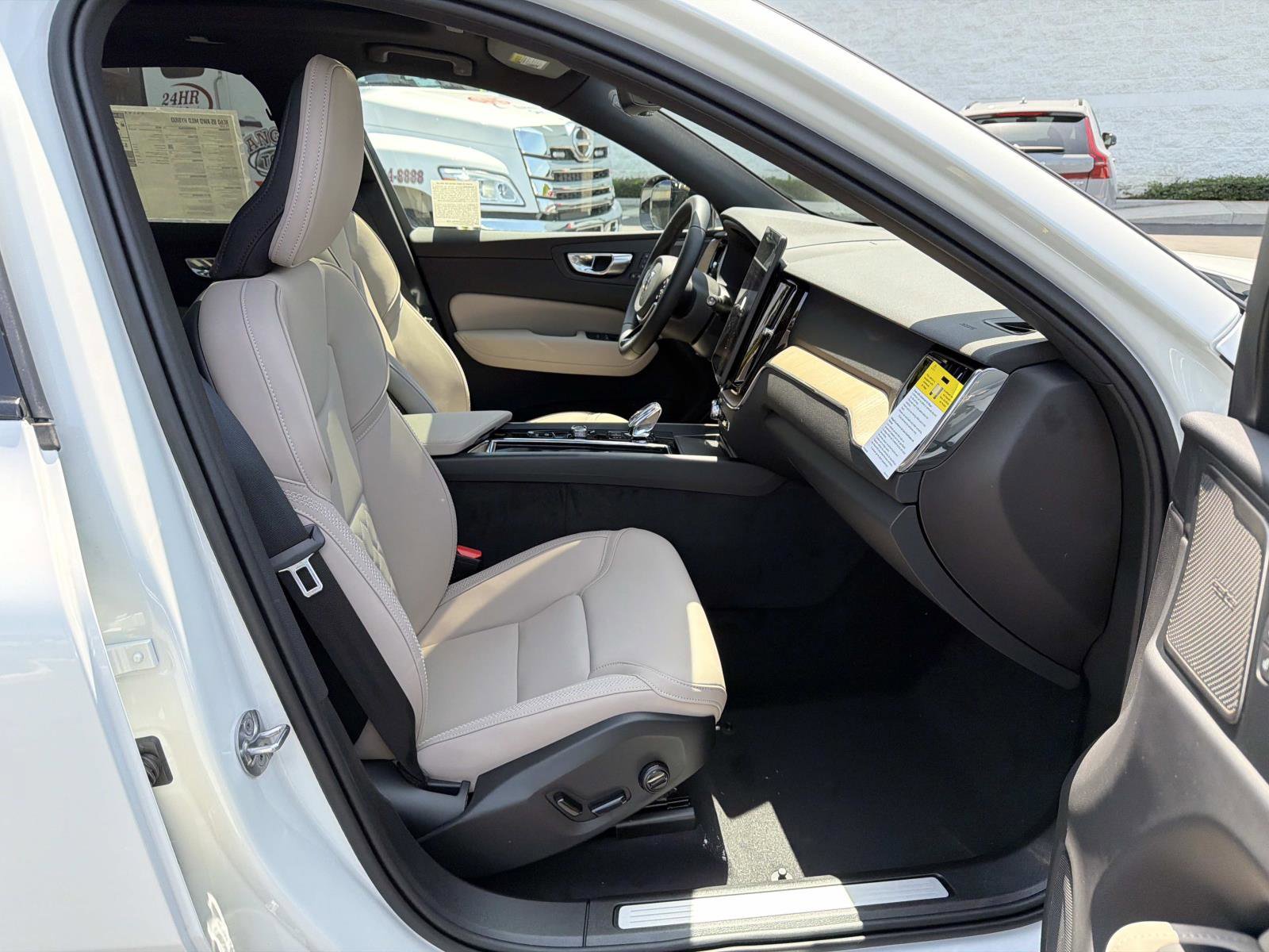 New 2026 Volvo XC60 B5 Plus w/ Climate Package AWD/4WD image 20