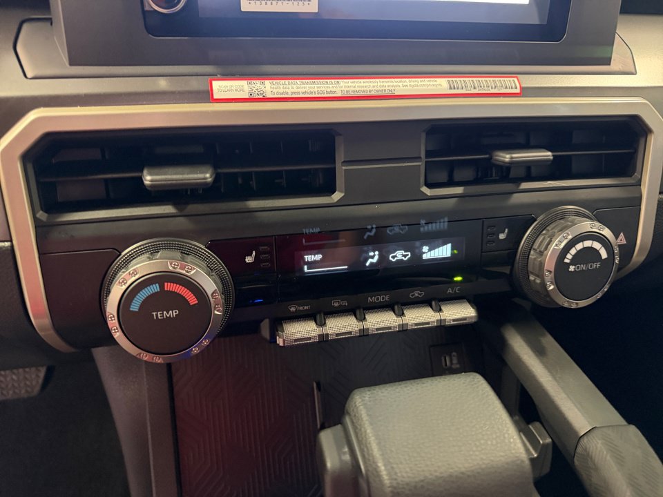 Certified 2025 Toyota Tacoma SR5 AWD/4WD image 22