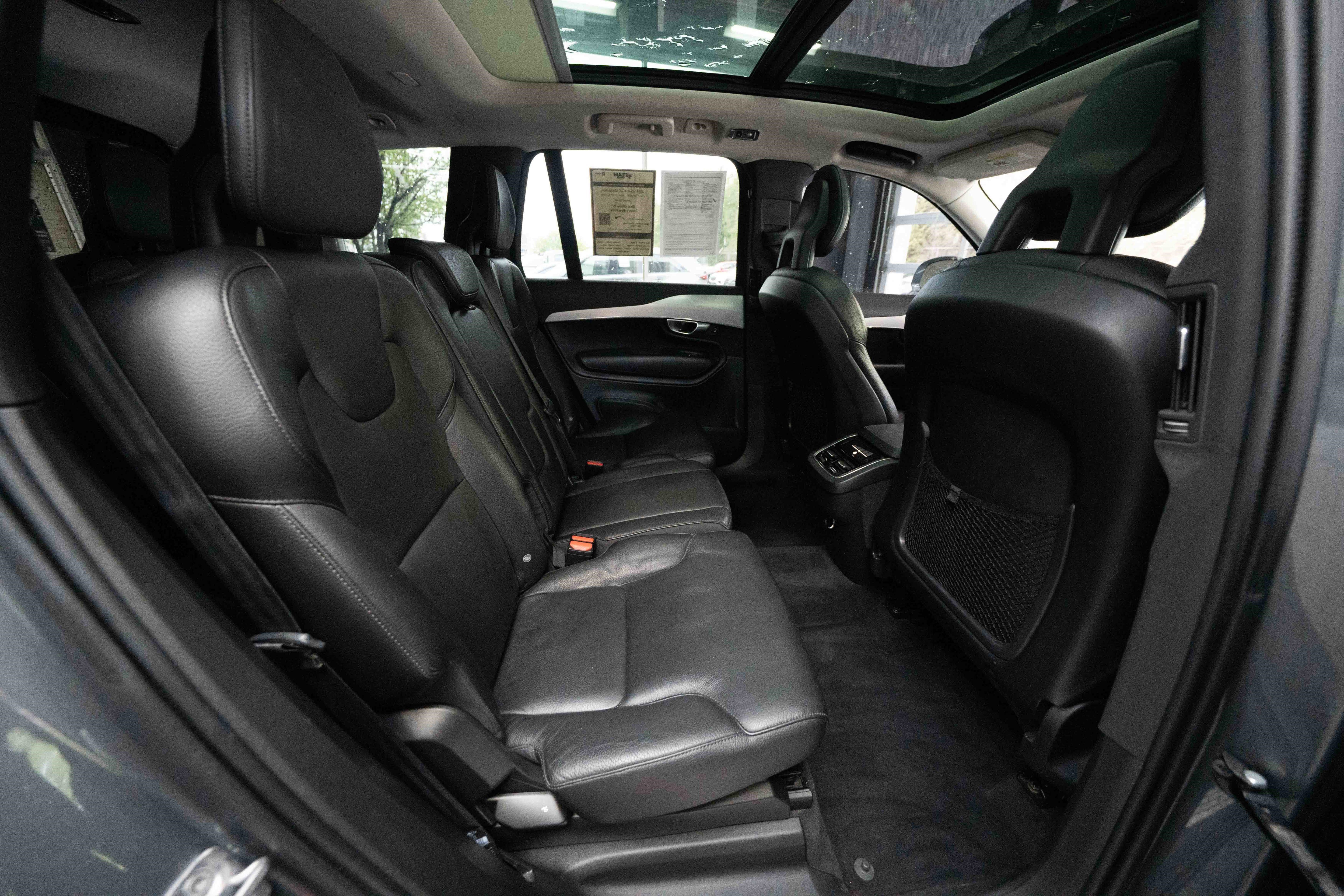 Used 2018 Volvo XC90 T5 Momentum w/ Convenience Package image 25