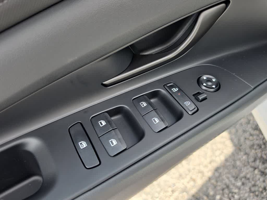 New 2026 Hyundai Elantra SEL Sport FWD image 17