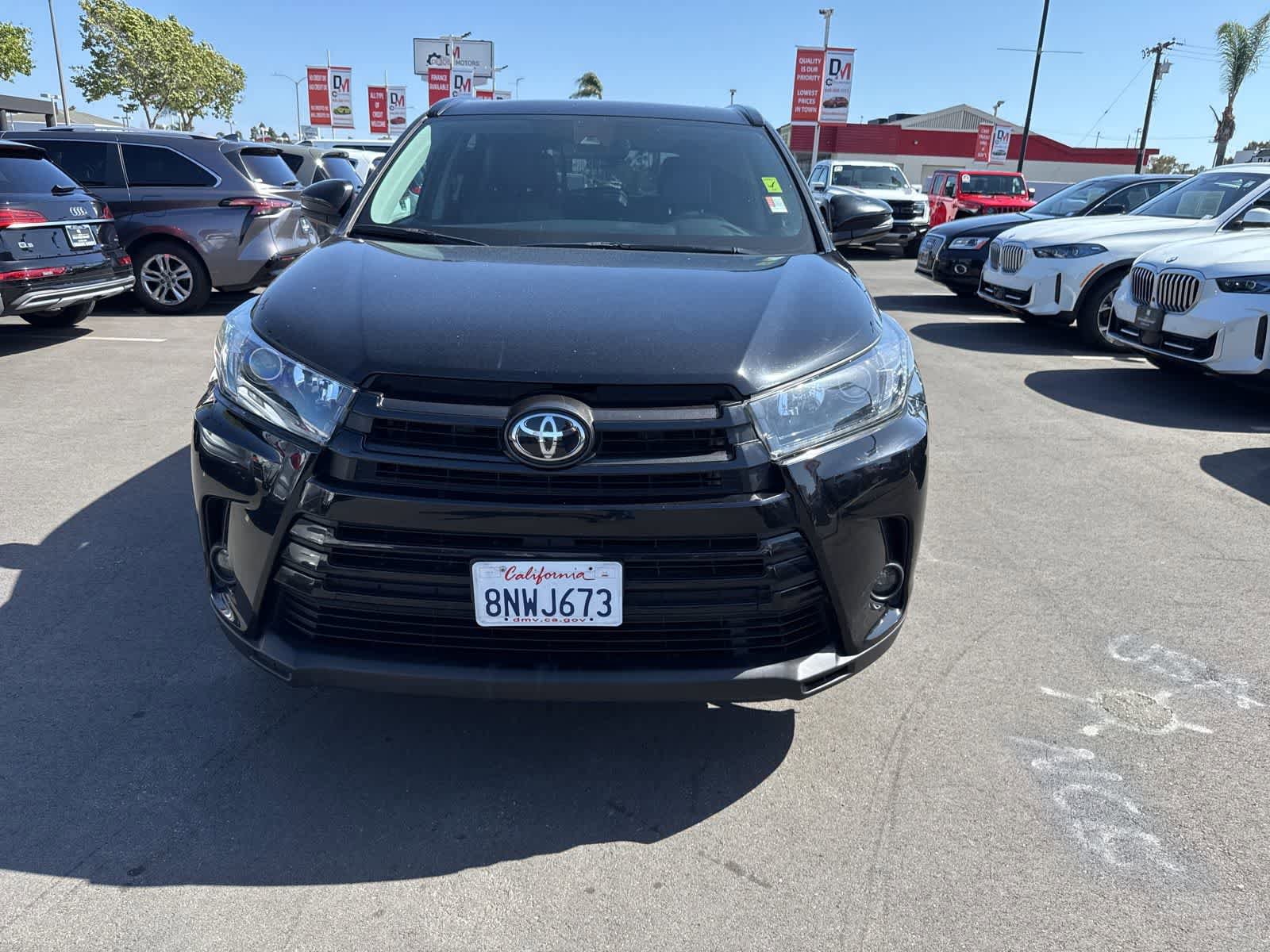 Used 2019 Toyota Highlander SE FWD image 2