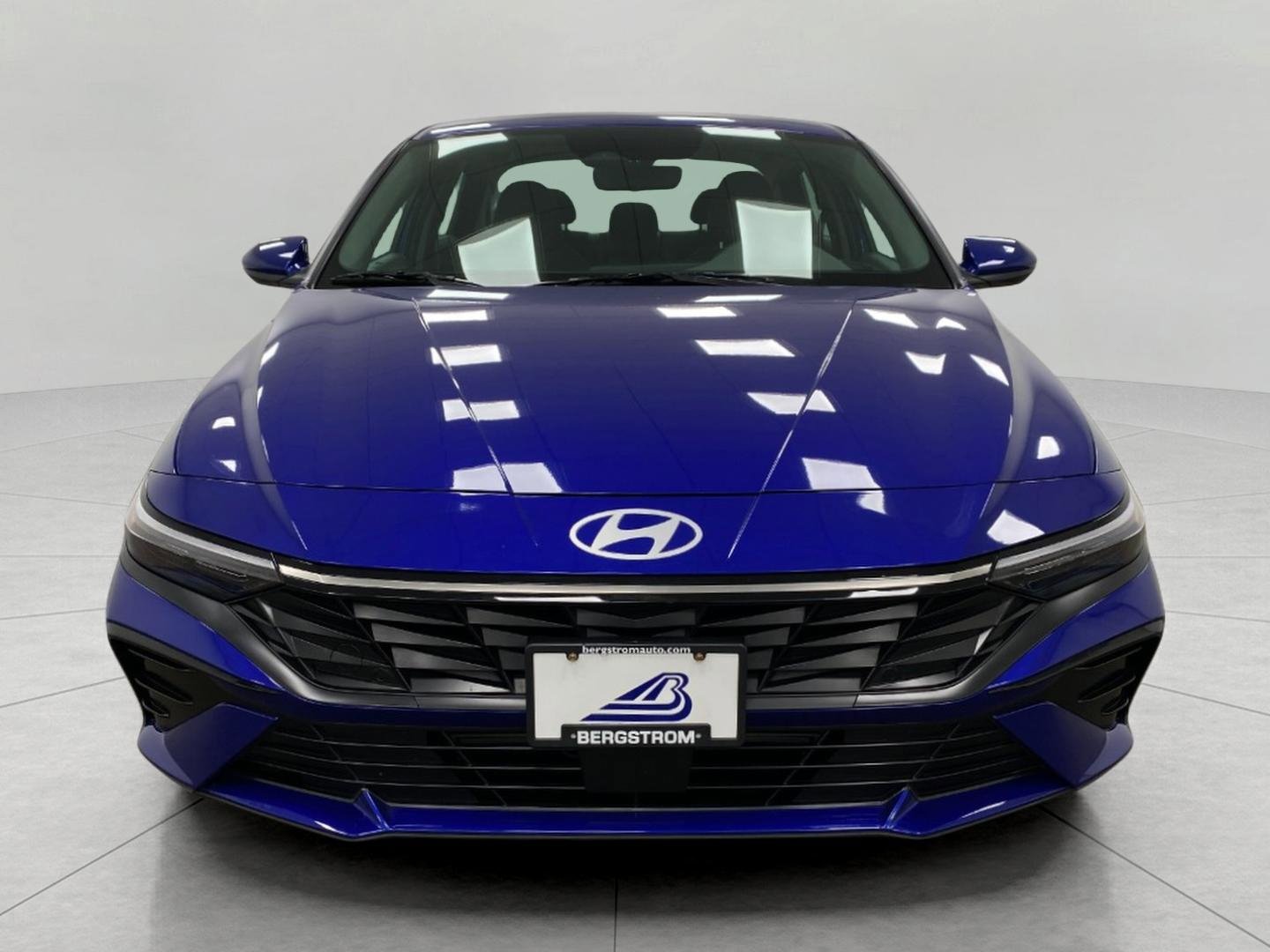 Certified 2025 Hyundai Elantra SEL FWD image 9